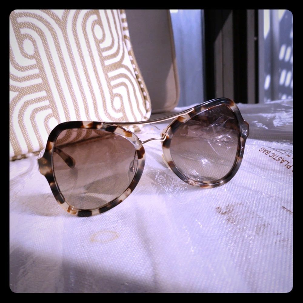 AUTHENTIC PRADA SPR 18S GRADIENT SUNGLASSES